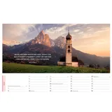 Stimmungsbild zu Life is more 2026 - Panorama-Tischkalender