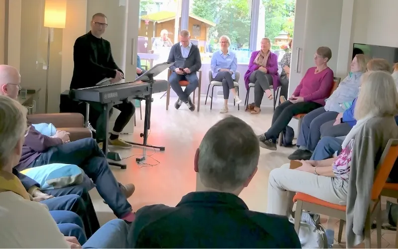 Foto Wohnzimmerkonzert mit Andi Weiss im Hospiz