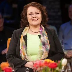 Bild zum Newsbeitrag - adeo-Autorin Gabriele Stangl bei 3nach9