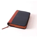 Stimmungsbild zu Bibelhülle Waxed Canvas 22x14,7x3,8 - navy