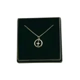 Stimmungsbild zu Halskette "Kreuz im Ring" silber