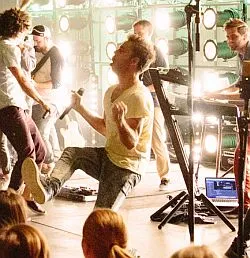 Bild zum Newsbeitrag - Erste Liebe Anbetungs-Songs aus dem ICF