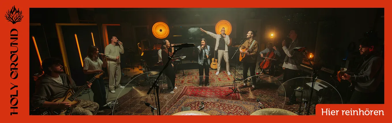 Banner zu Holy Ground - Banner
